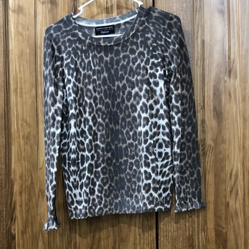 Size S leopard print Banana Republic sweater